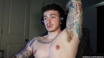 Froufoune  12-07-2021 video kiss